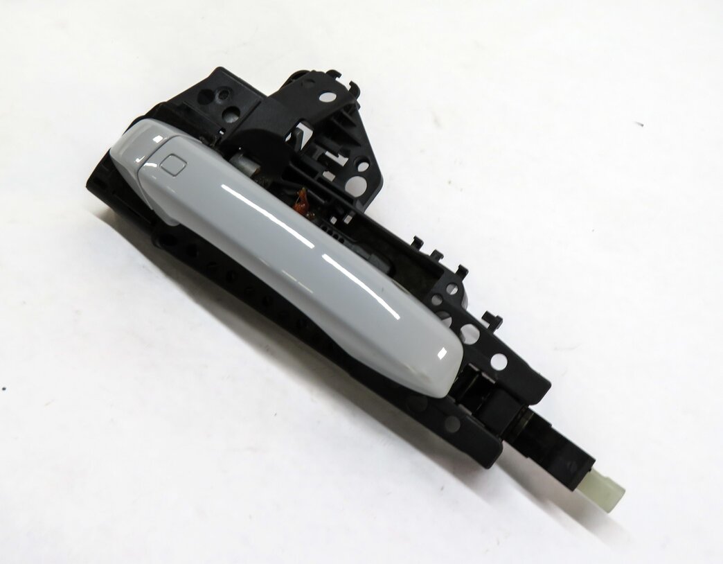 Thumbnail 3: 2017-2022 AUDI Q7 (4M) LEFT REAR KEYLESS EXTERIOR DOOR HANDLE (GLACIER WHITE)