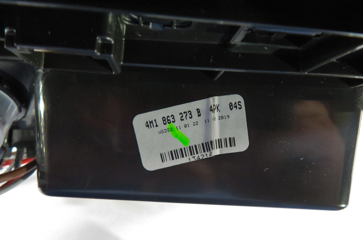 Thumbnail 7: 2019 AUDI Q7 (4M) FRONT CENTER CONSOLE ASHTRAY ASH TRAY CUBBY COMPARTMENT