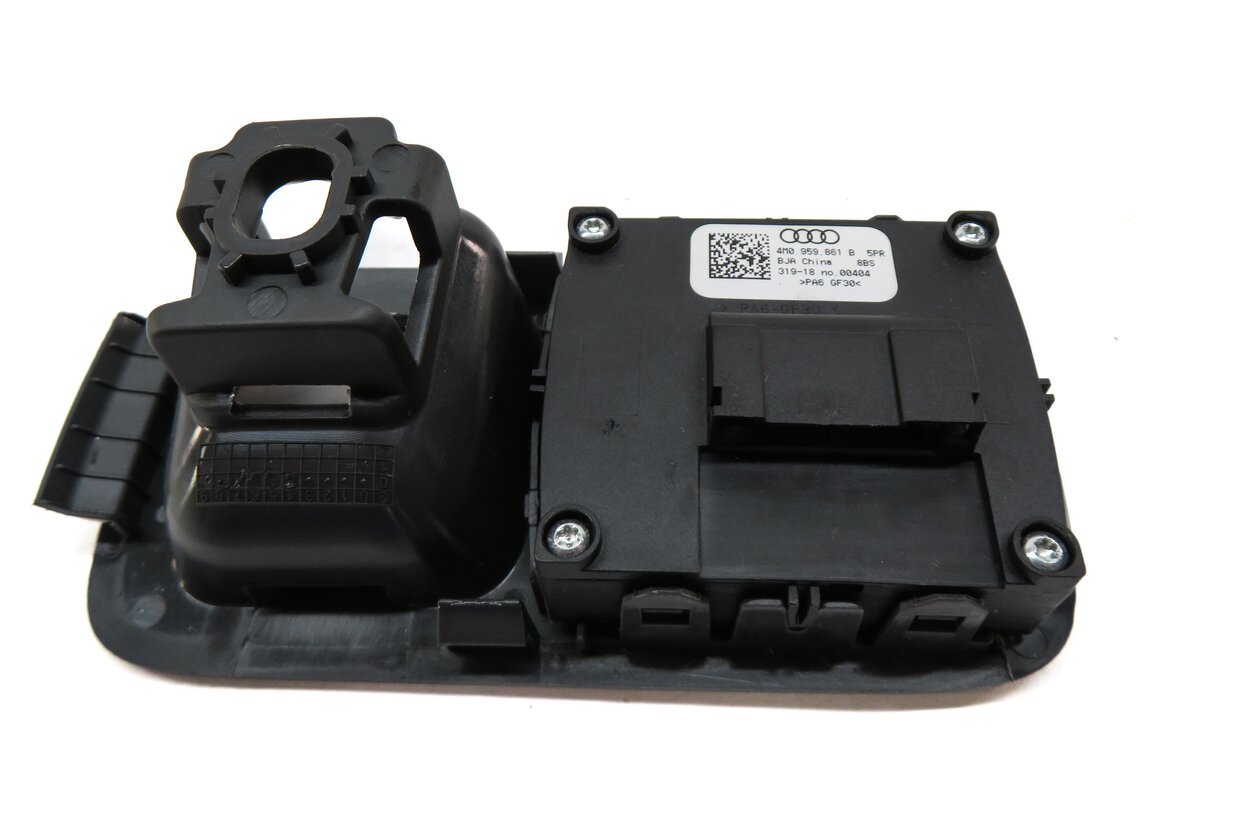 Thumbnail 4: 2019 AUDI Q7 (4M) REAR 3RD THIRD ROW FOLDING SEAT SWITCH BUTTONS w/ TRIM