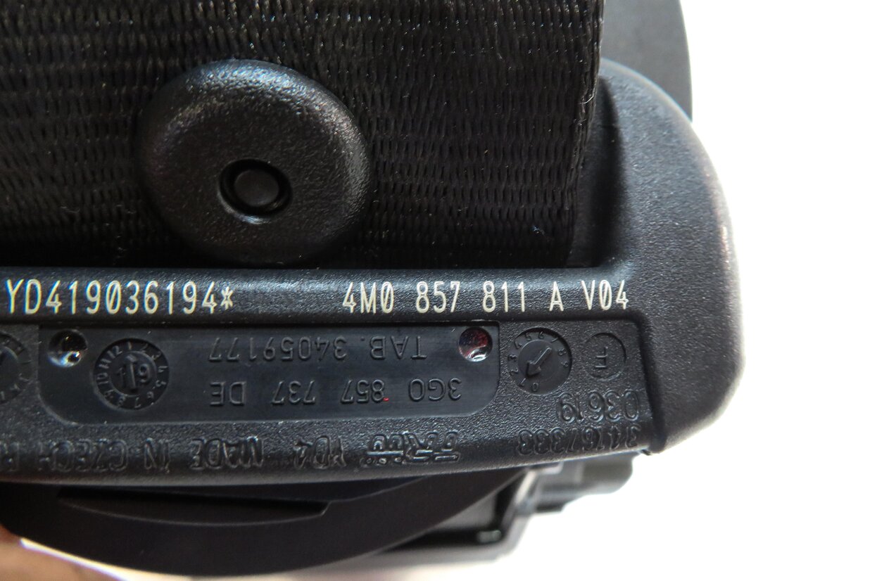 Thumbnail 4: 2019 AUDI Q7 (4M) REAR 3rd THIRD ROW SEAT LEFT SEATBELT RETRACTOR (BLACK)