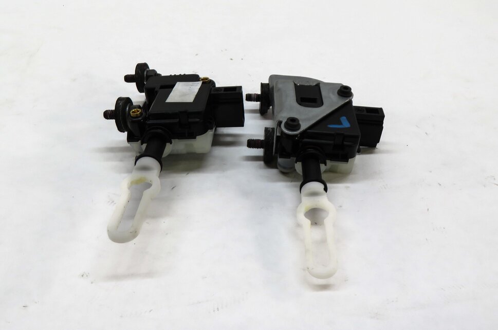 Thumbnail 3: 2019 AUDI Q7 (4M) REAR HATCH GATE TRUNK GLASS ACTUATOR SET-2
