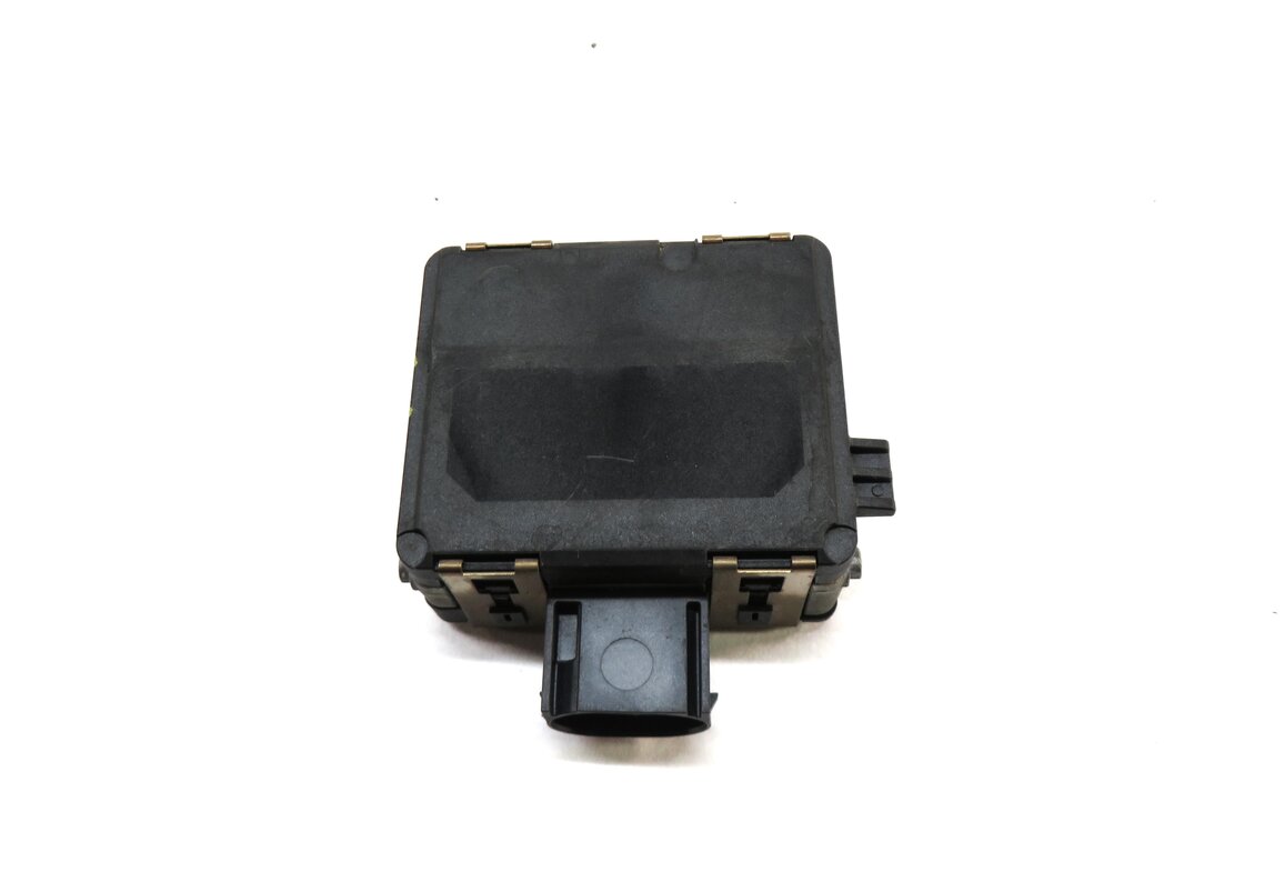 Thumbnail 5: 2017-2023 AUDI Q7 (4M) REAR BLIND SPOT RADAR LANE KEEP ASSIST MODULE (MASTER)