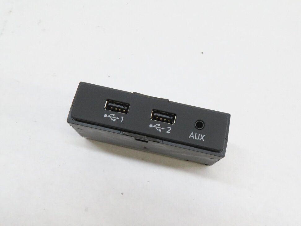 2019 AUDI Q7 (4M) RADIO STEREO AUXILIARY AUDIO USB INTERFACE HUB PORT BOX