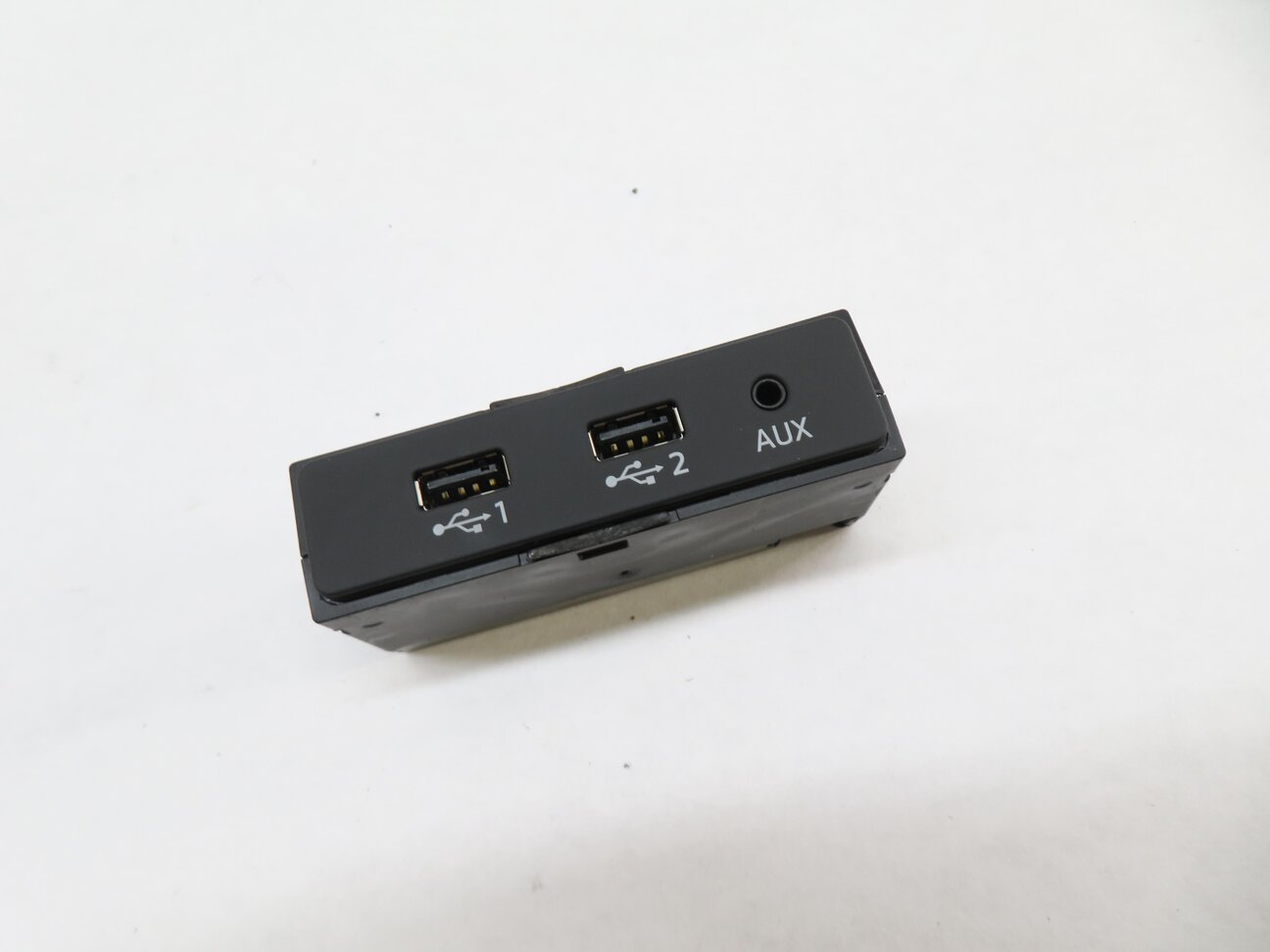 Thumbnail 3: 2019 AUDI Q7 (4M) RADIO STEREO AUXILIARY AUDIO USB INTERFACE HUB PORT BOX