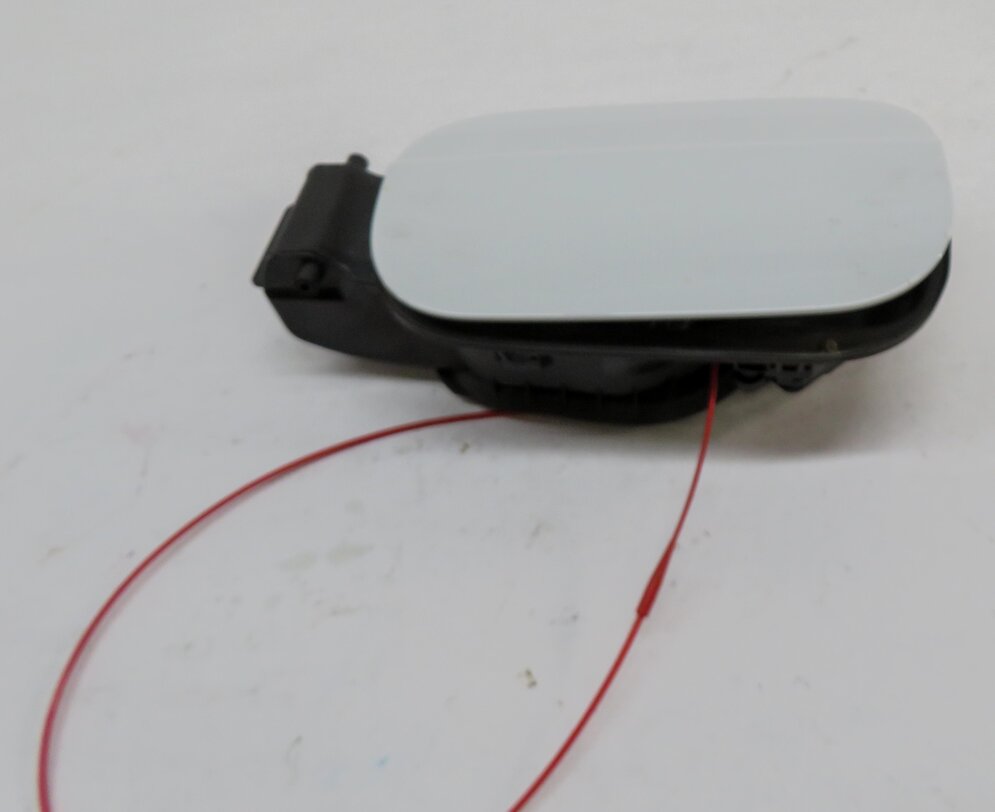 Thumbnail 4: 2017-2022 AUDI Q7 (4M) FUEL TANK DOOR TRIM w/ HOUSING (GLACIER WHITE METALLIC)