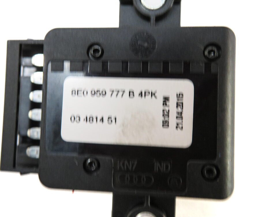 Thumbnail 6: 2016 AUDI S5 (B8 8T) FRONT LEFT DRIVER SEAT ADJUST ADJUSTMENT SWITCH BUTTON