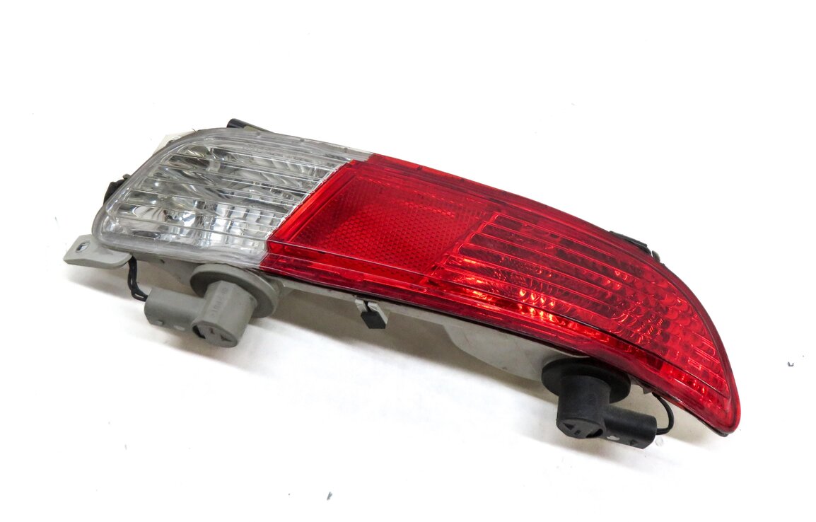 2006 BMW M6 (E63) REAR RIGHT PASSENGER LOWER BUMPER TAILLIGHT TAIL LIGHT LAMP