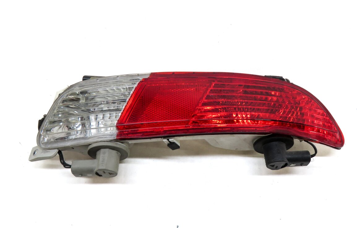 Thumbnail 2: 2006 BMW M6 (E63) REAR RIGHT PASSENGER LOWER BUMPER TAILLIGHT TAIL LIGHT LAMP