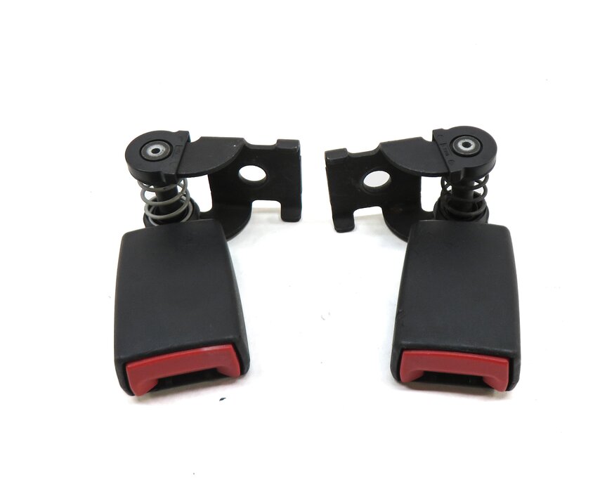 Thumbnail 2: 2006 BMW M6 (E63) REAR LEFT & RIGHT SEATBELT BUCKLE RECEIVER SET 2 (BLACK)