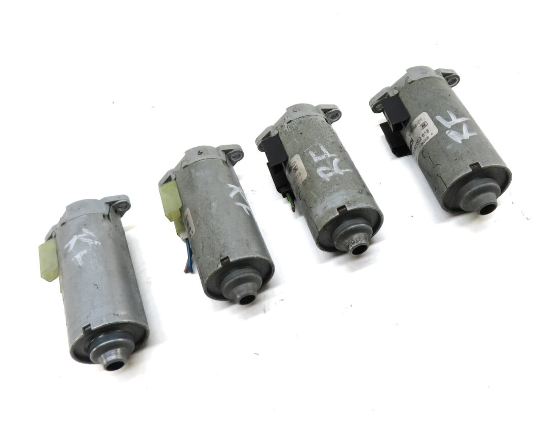 Thumbnail 3: 2006 BMW M6 (E63) FRONT RIGHT PASSENGER SEAT ADJUST ADJUSTMENT MOTOR SET 4
