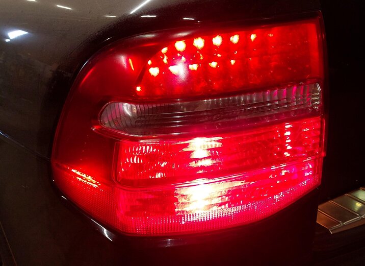 Thumbnail 2: 2008-2010 PORSCHE CAYENNE (957) LEFT DRIVER REAR TAILLIGHT BRAKE LIGHT LAMP