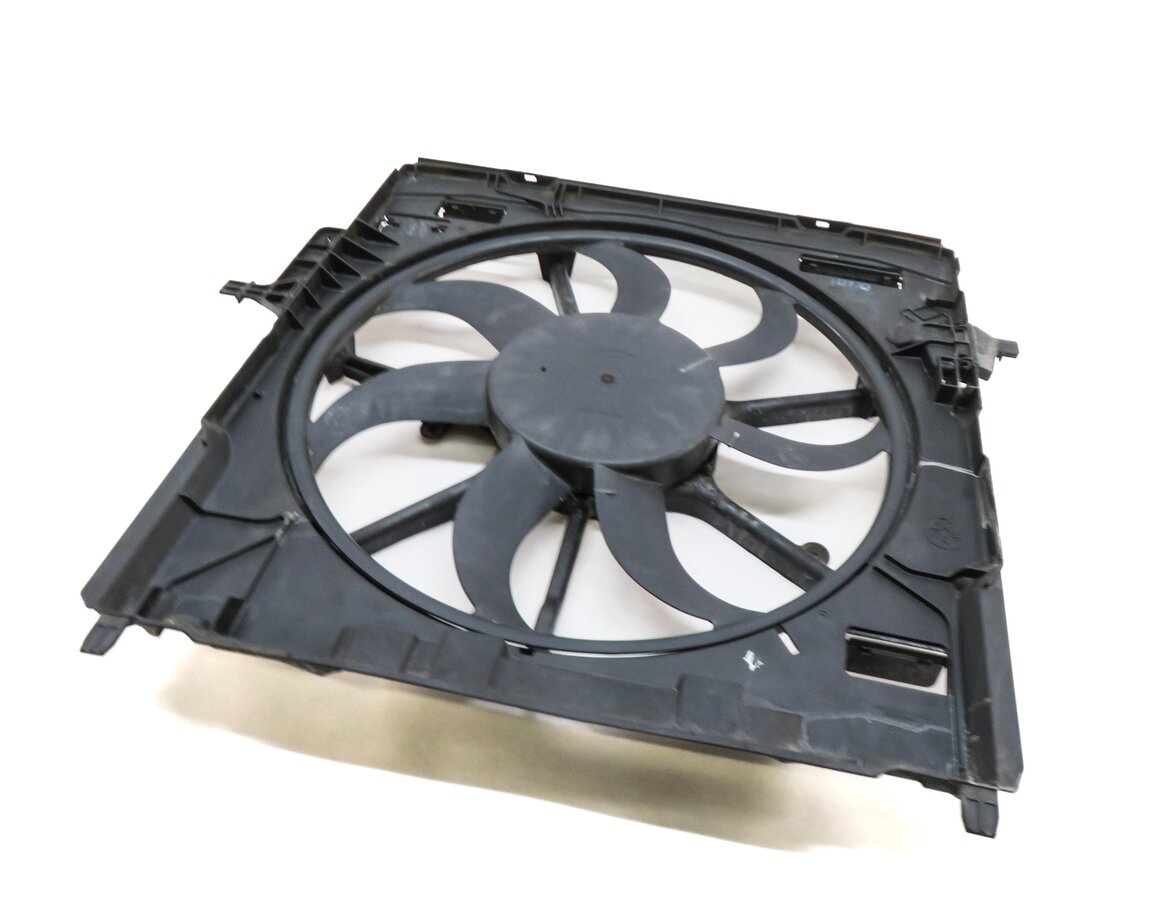 2007-2010 BMW X5 (E70) RADIATIOR COOLING FAN MOTOR w/ SHROUD (600 WATT)