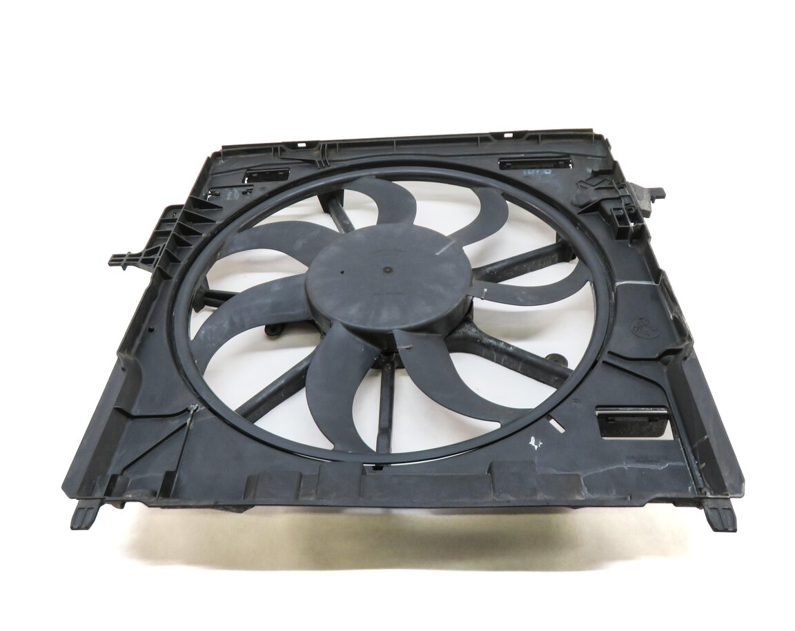 Thumbnail 2: 2007-2010 BMW X5 (E70) RADIATIOR COOLING FAN MOTOR w/ SHROUD (600 WATT)