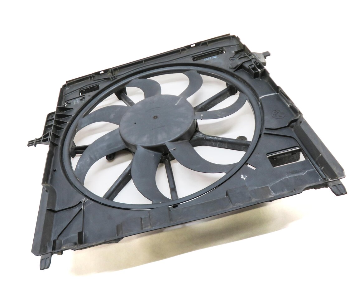 Thumbnail 3: 2007-2010 BMW X5 (E70) RADIATIOR COOLING FAN MOTOR w/ SHROUD (600 WATT)