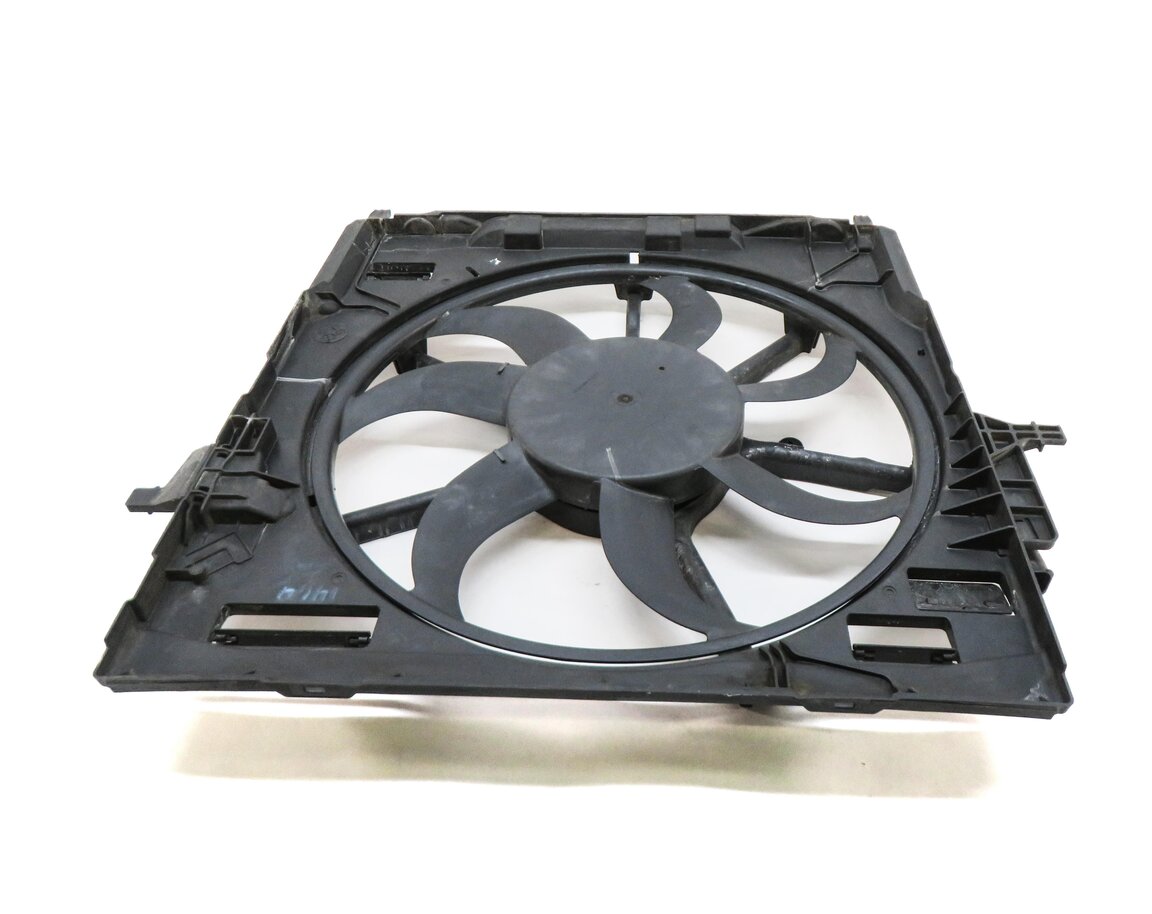 Thumbnail 4: 2007-2010 BMW X5 (E70) RADIATIOR COOLING FAN MOTOR w/ SHROUD (600 WATT)