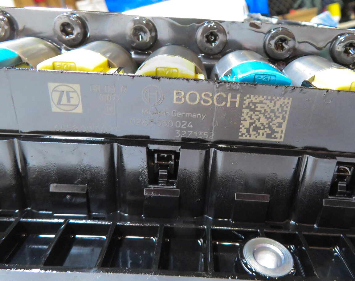 Thumbnail 7: 2007-2010 BMW X5 (E70) 4.8L 6HP-26 - A/T AUTO AUTOMATIC TRANSMISSION VALVE BODY