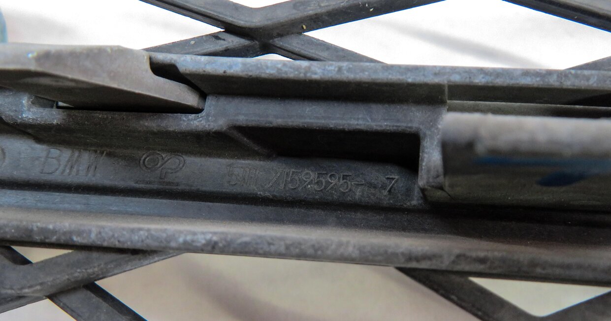 Thumbnail 6: 2007-2010 BMW X5 (E70) LEFT FRONT DRIVER LOWER BUMPER GRILLE (TITANIUM FINISH)