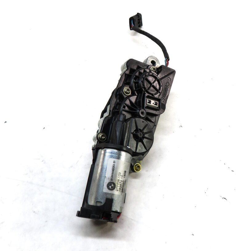 Thumbnail 2: 2009 BMW X5 (E70) REAR HATCH TRUNK LOWER LOCK LATCH ACTUATOR STRIKER PLATE