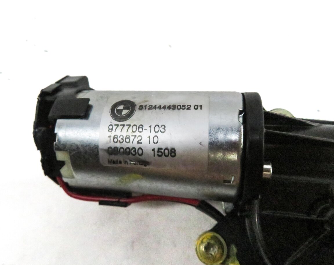 Thumbnail 6: 2009 BMW X5 (E70) REAR HATCH TRUNK LOWER LOCK LATCH ACTUATOR STRIKER PLATE