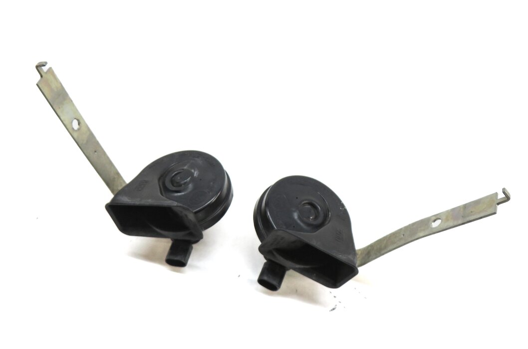 2007-2011 BMW X5 X6 (E70 E71 E72) HIGH & LOW TONE NOTE EMERGENCY SAFETY HORN SET