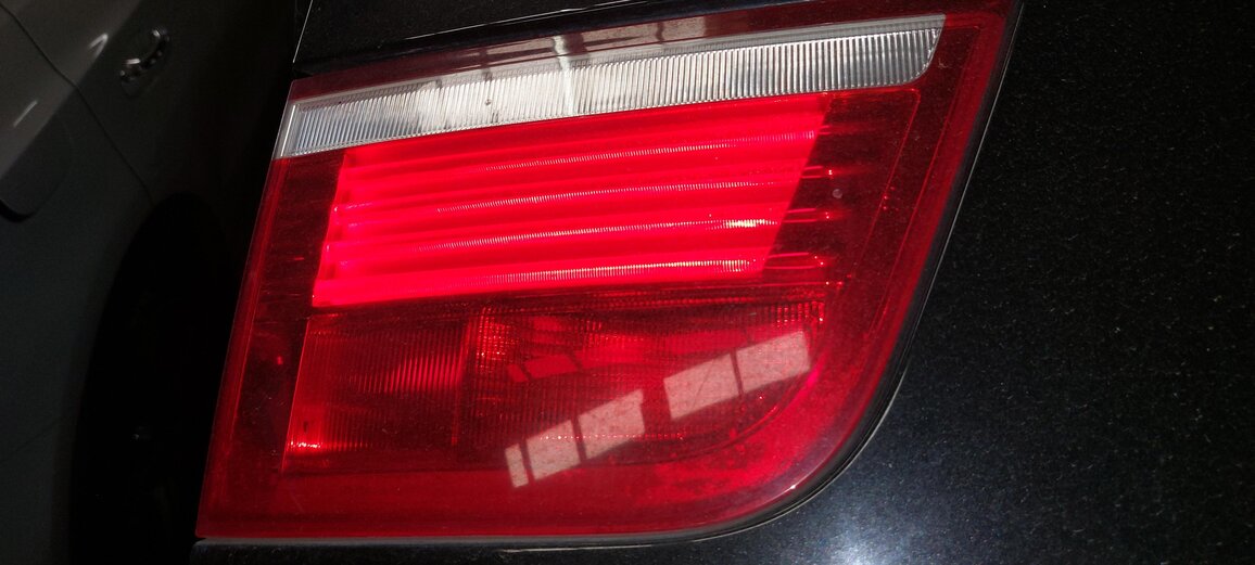 Thumbnail 2: 2007-2010 BMW X5 X5M (E70) LEFT DRIVER REAR INNER TRUNK TAILLIGHT LIGHT LAMP