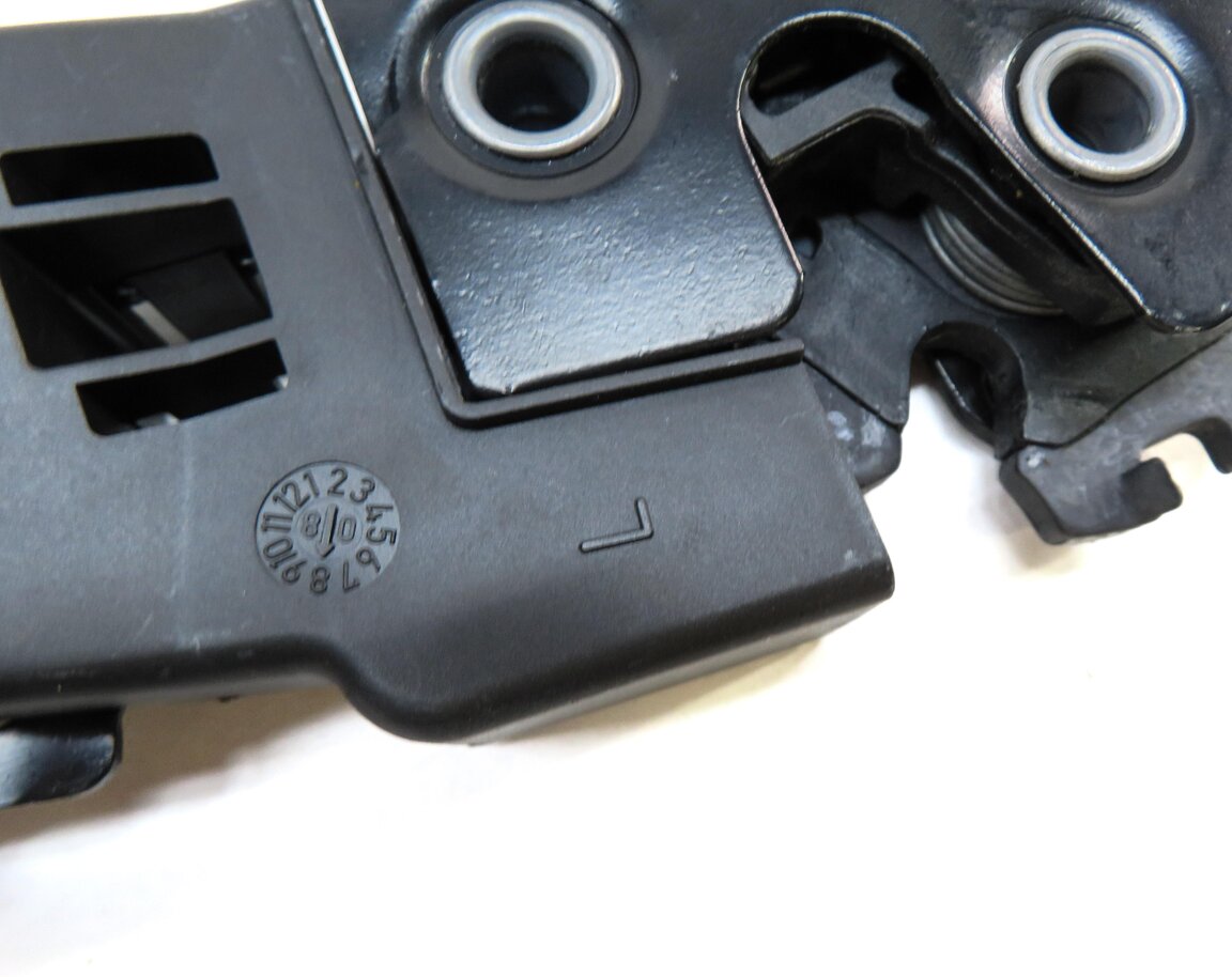 Thumbnail 12: 2009 BMW X5 (E70) REAR LEFT & RIGHT SEAT LOCK LATCH SET 2 (TOBACCO BROWN)