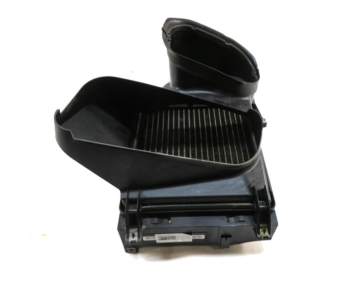 Thumbnail 4: 2007-2010 BMW X5 (E70) 4.8L ENGINE OIL COOLER RADIATOR w/ SURROUND SHROUD