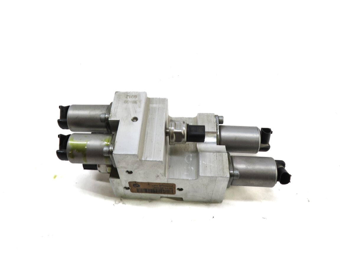 Thumbnail 4: 2009 BMW X5 (E70) DYNAMIC DRIVE SUSPENSION HYDRAULIC VALVE BLOCK 37206782737
