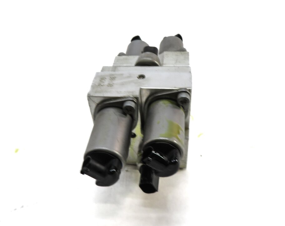Thumbnail 5: 2009 BMW X5 (E70) DYNAMIC DRIVE SUSPENSION HYDRAULIC VALVE BLOCK 37206782737