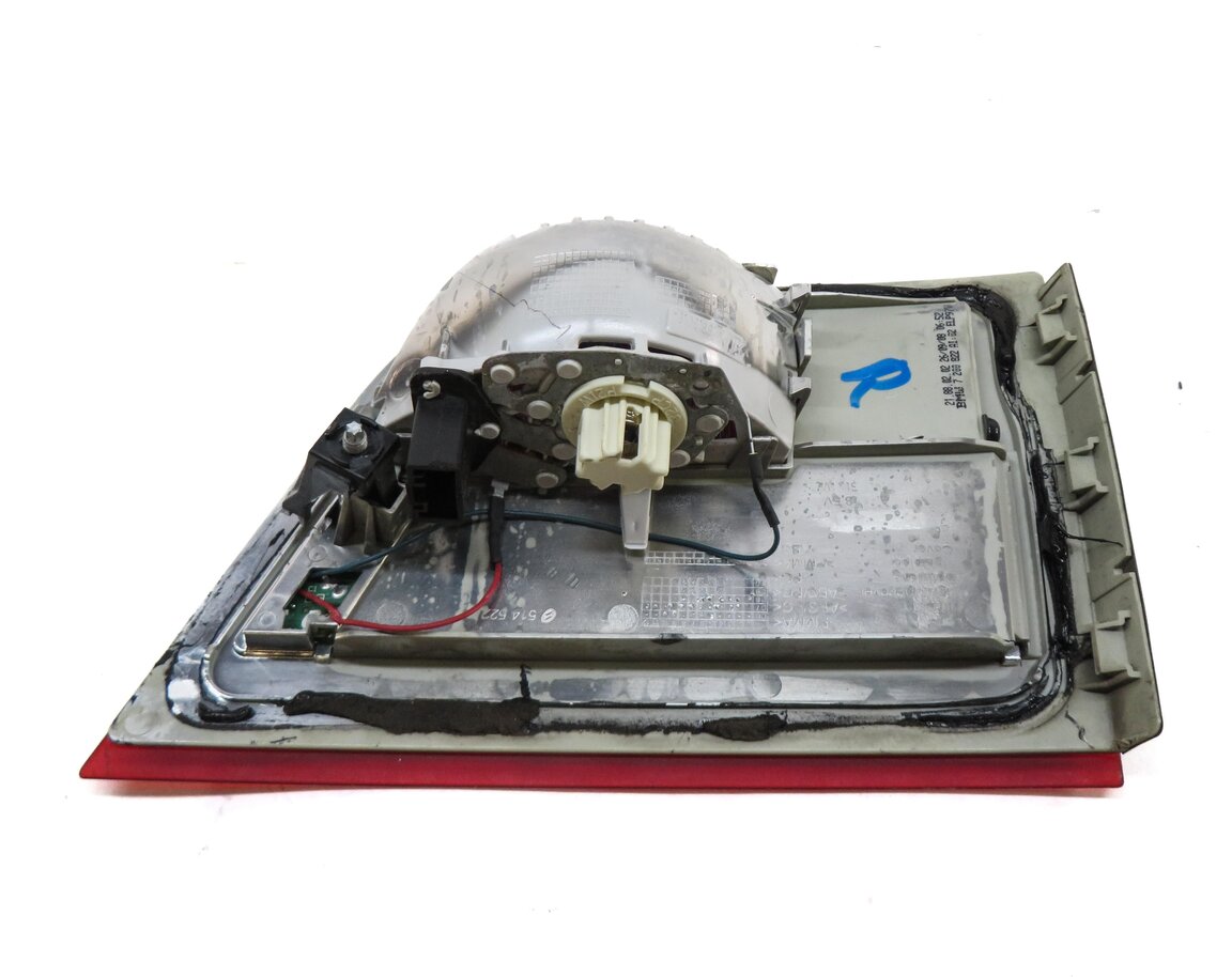 Thumbnail 4: 2007-2010 BMW X5 X5M (E70) RIGHT PASSENGER REAR INNER TRUNK TAILLIGHT LIGHT LAMP