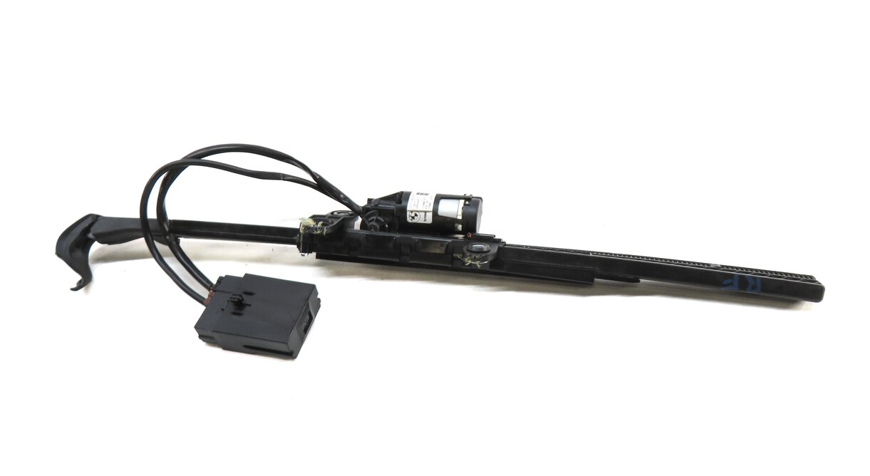 Thumbnail 5: 2016 BMW 435i COUPE (F32) FRONT RIGHT PASSENGER SEAT SEATBELT HANDOVER ARM