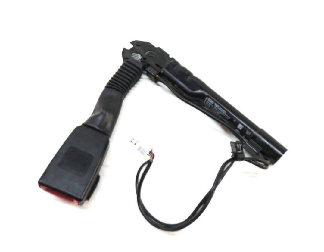 Thumbnail 6: 2012-2019 BMW 2 3 4 SERIES (F22 F30 F32) LEFT FRONT DRIVER SEATBELT RECEIVER