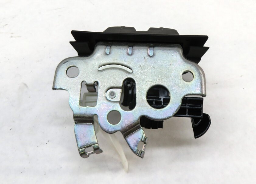Thumbnail 4: 2014 AUDI Q7 (4L) REAR HATCH TRUNK LOCK LATCH ACTUATOR 4F9827505
