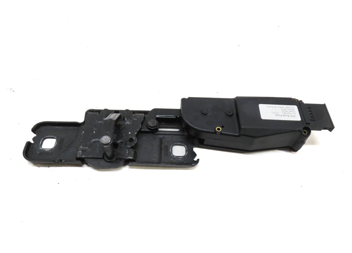 Thumbnail 5: 2014 AUDI Q7 (4L) REAR TRUNK STRIKER PLATE LOCK LATCH 4F9827383G