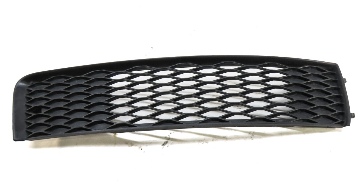 Thumbnail 2: 2014 AUDI Q7 (4L) FRONT RIGHT PASSENGER LOWER BUMPER GRILLE AIR VENT 4L0807698B