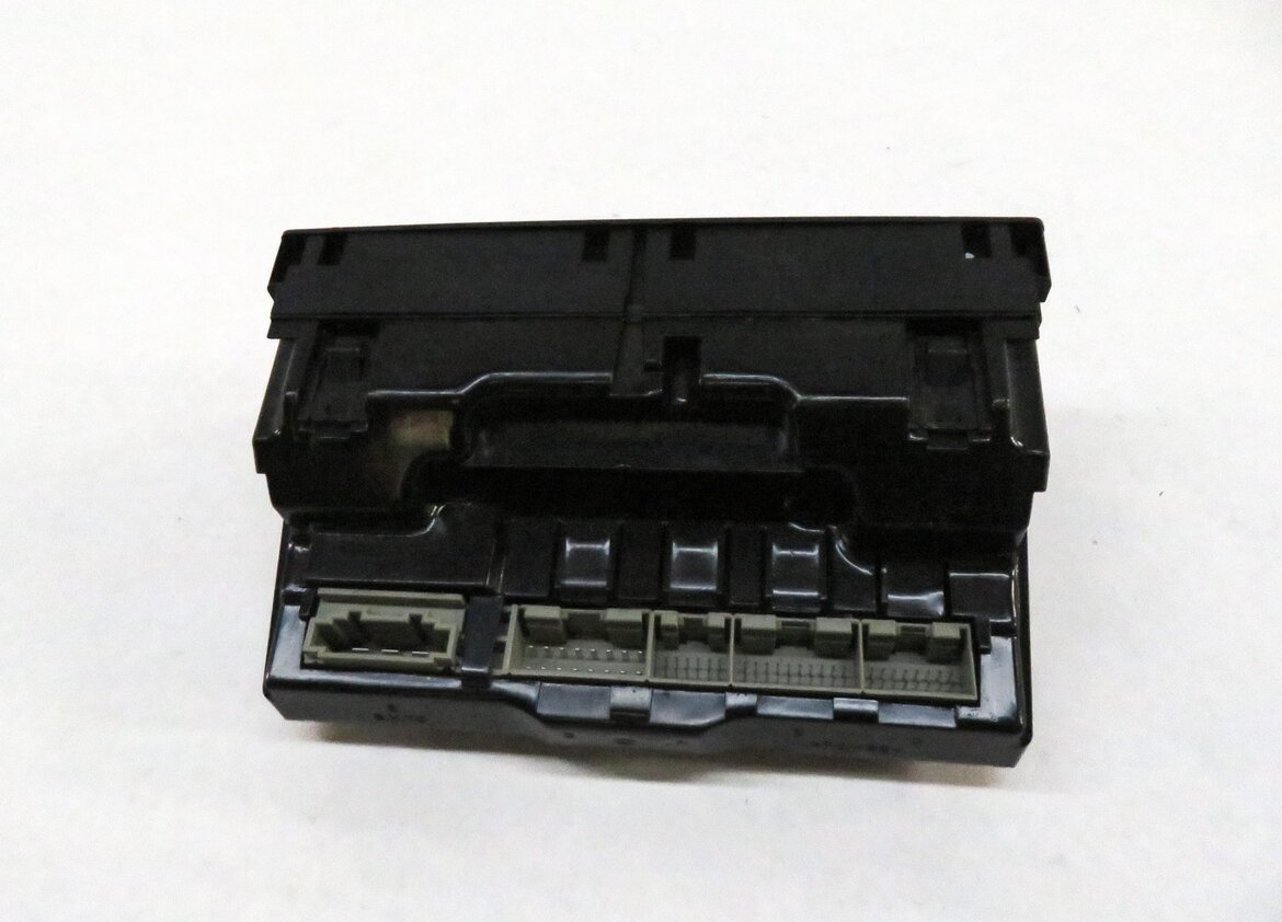 Thumbnail 5: 2013-2015 AUDI Q7 (4L) REAR HEATER A/C TEMPERATURE CONTROL PANEL (HEATED SEAT)