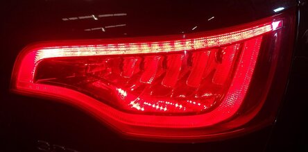 Thumbnail 2: 2010-2015 AUDI Q7 (4L) REAR RIGHT PASSENGER TAILLIGHT BRAKE LIGHT LAMP (LED)