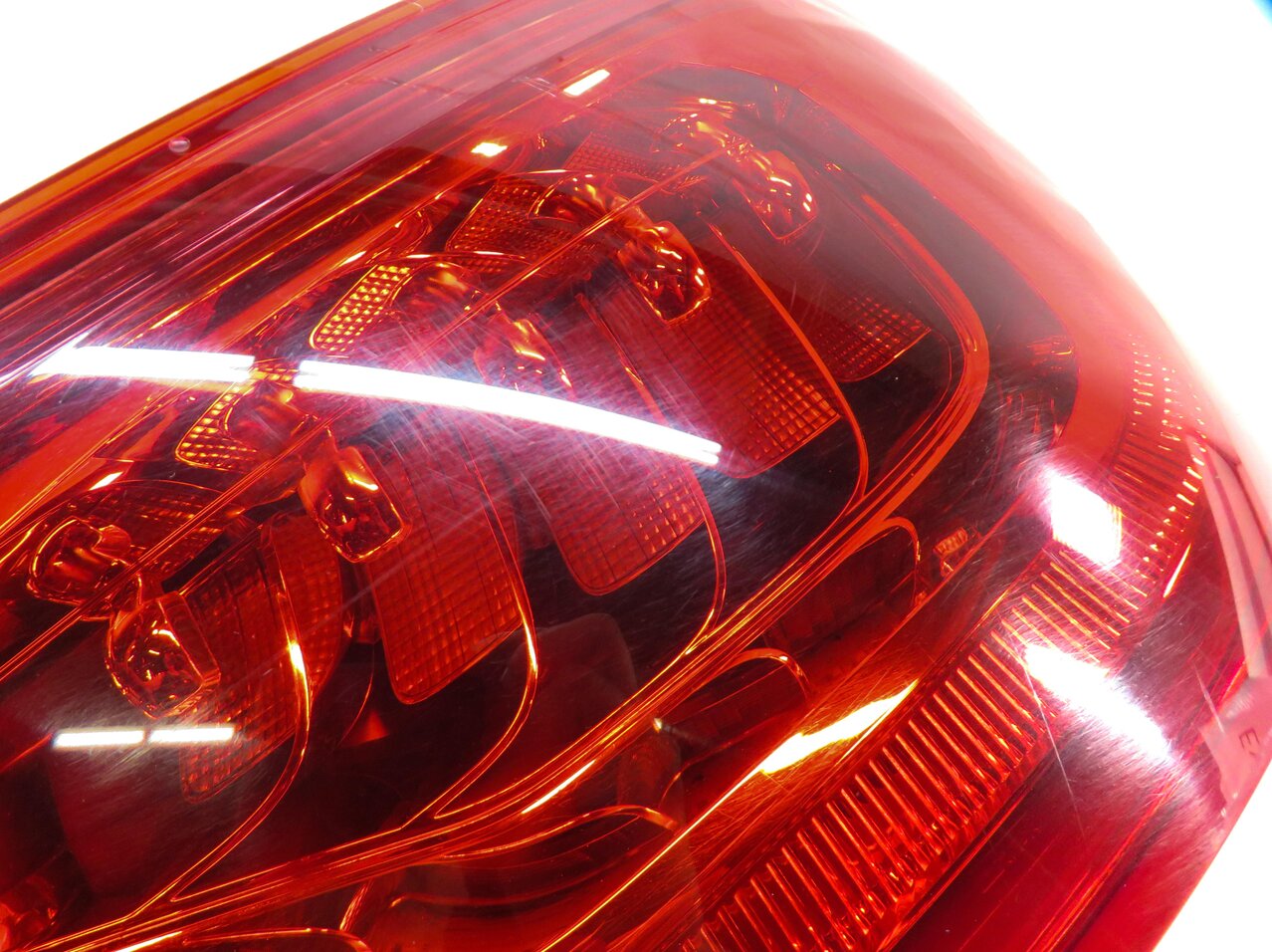 Thumbnail 8: 2010-2015 AUDI Q7 (4L) REAR RIGHT PASSENGER TAILLIGHT BRAKE LIGHT LAMP (LED)