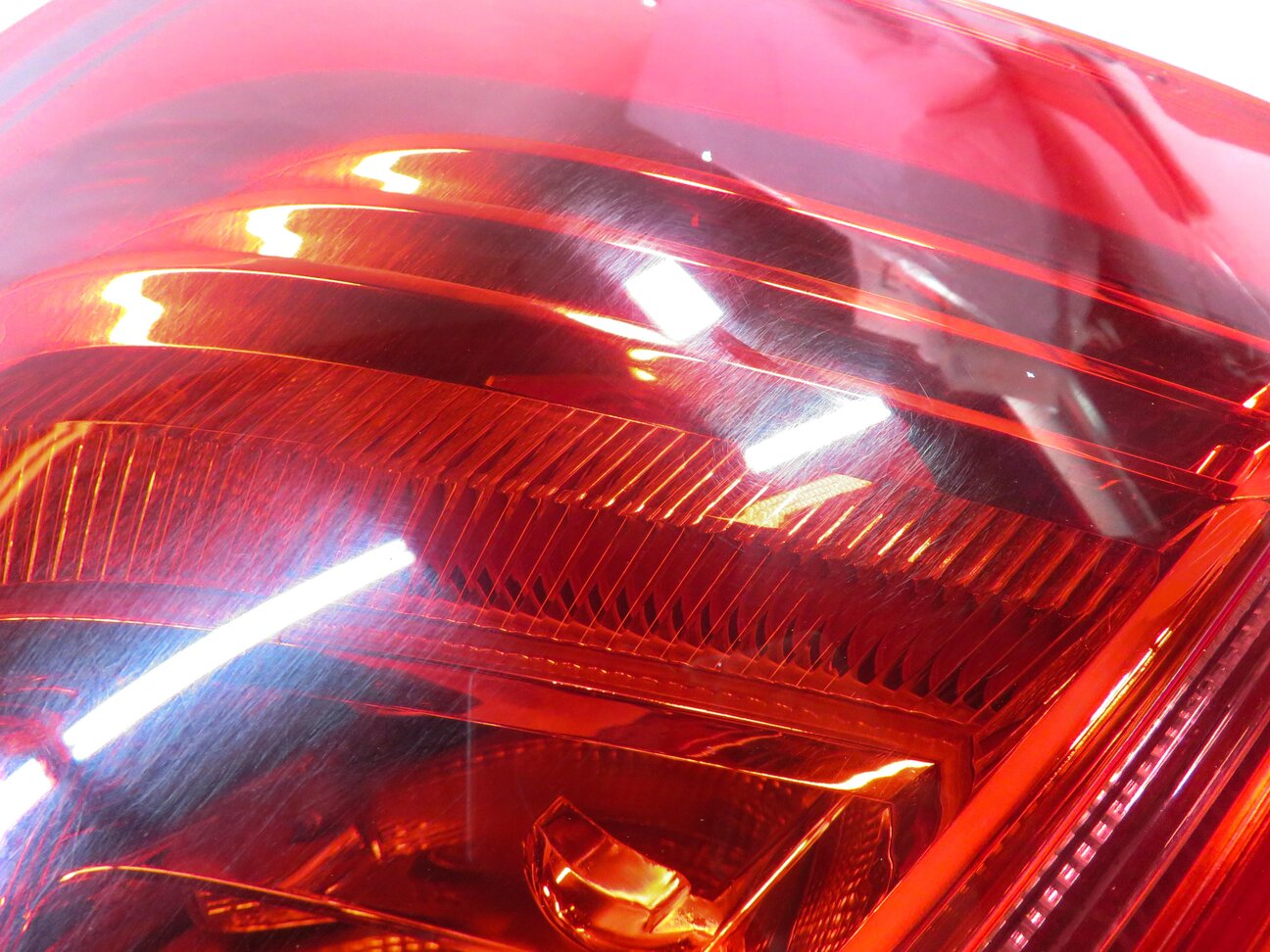 Thumbnail 7: 2010-2015 AUDI Q7 (4L) REAR LEFT DRIVER TAILLIGHT BRAKE LIGHT LAMP (LED)