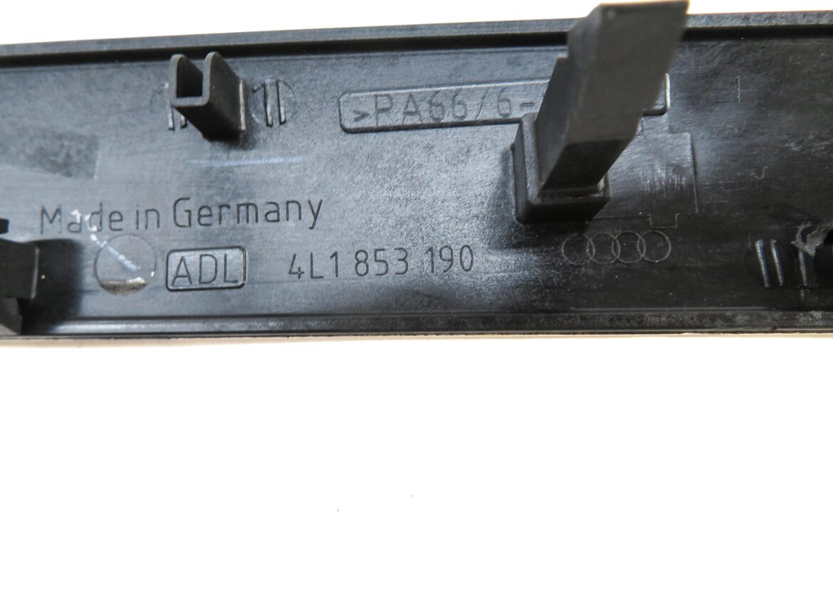 Thumbnail 5: 2014 AUDI Q7 (4L) FRONT RIGHT PASSENGER DASH TRIM PANEL (BRUSHED ALUMINUM MATTE)