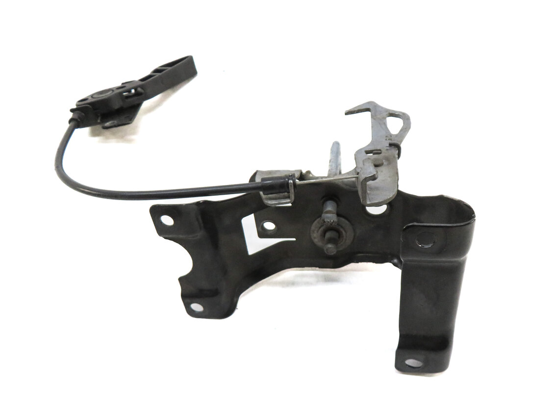 Thumbnail 7: 2015 BMW X5 (F15) HOOD UPPER SAFETY CATCH RELEASE LEVER WITH STRIKER PLATES