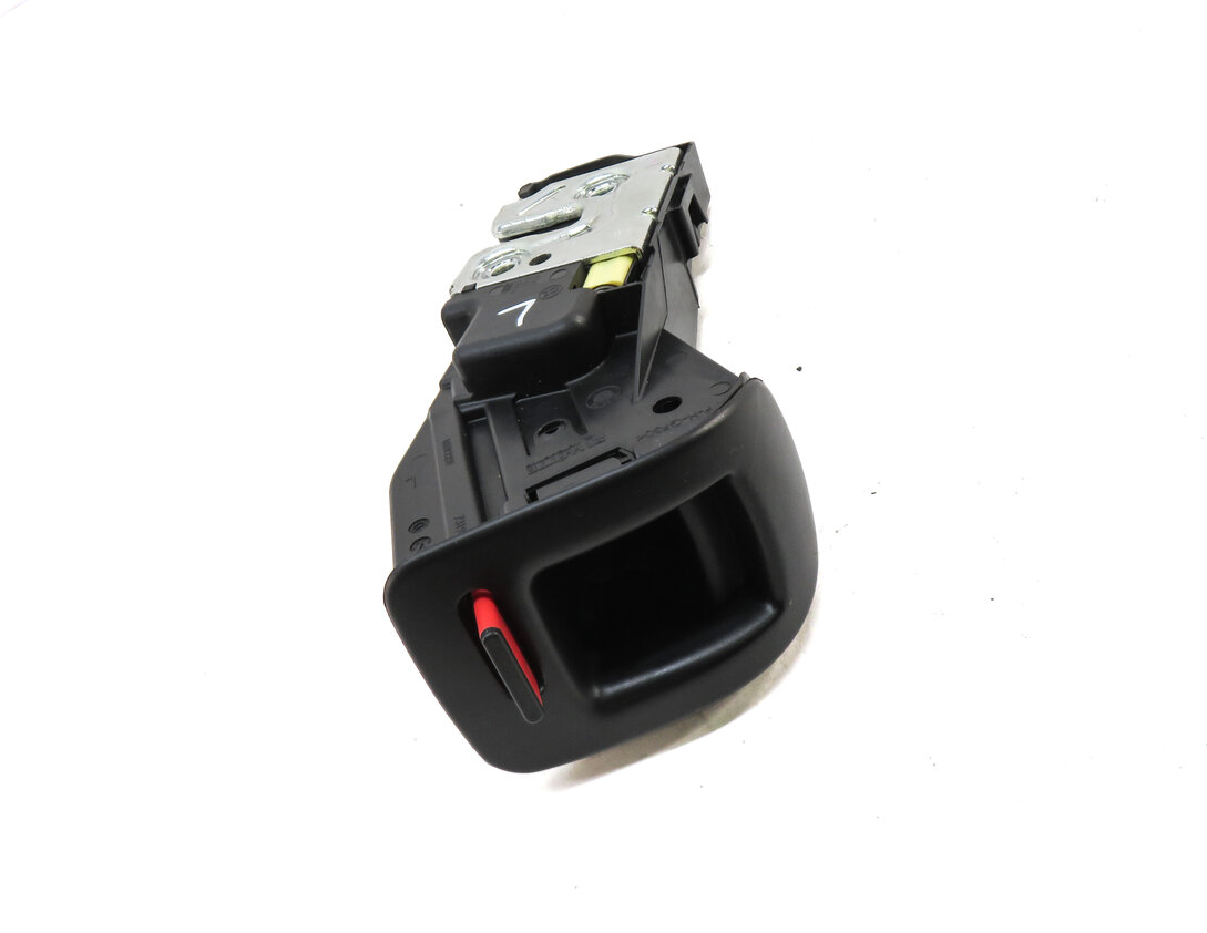 Thumbnail 3: 2015 BMW X5 (F15) REAR 2ND ROW LEFT SEAT FOLD LATCH & RELEASE BUTTON (Black)
