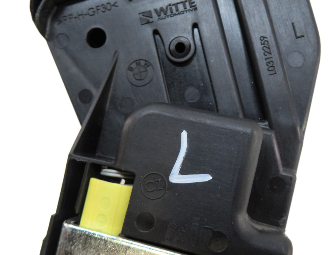 Thumbnail 6: 2015 BMW X5 (F15) REAR 2ND ROW LEFT SEAT FOLD LATCH & RELEASE BUTTON (Black)