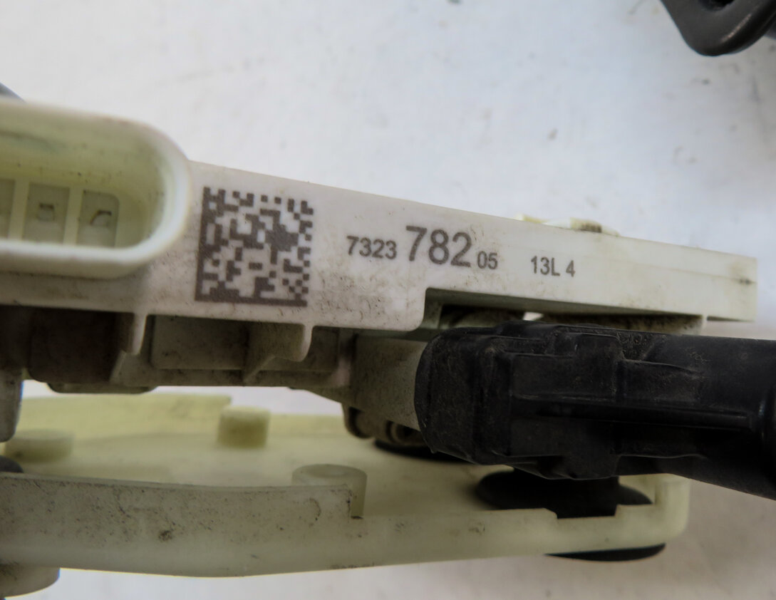 Thumbnail 7: 14-19 BMW 7 X6 (G11 G12 F15 F16) FRONT RIGHT SOFT CLOSE DOOR LATCH w/ ACTUATOR