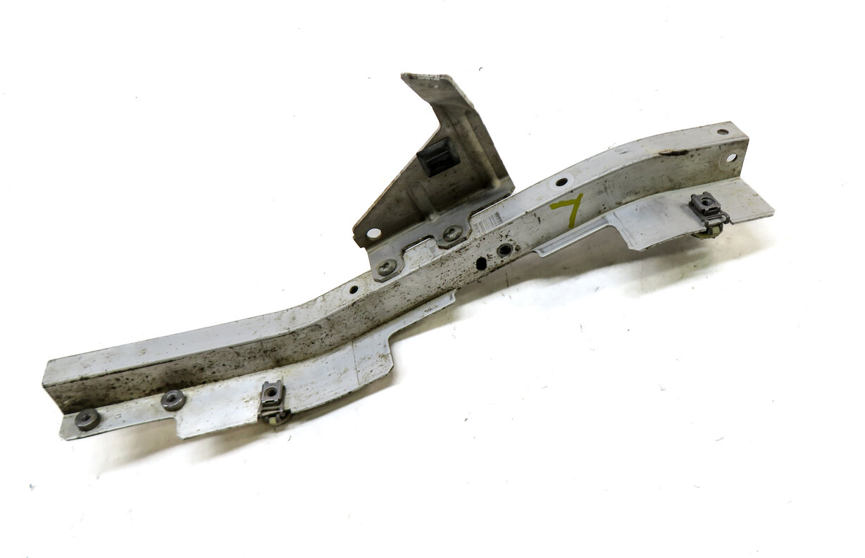 Thumbnail 3: 2015 BMW X5 (F15) BUMPER BAR & HEADLIGHT MOUNTING BRACKET - LEFT DRIVER