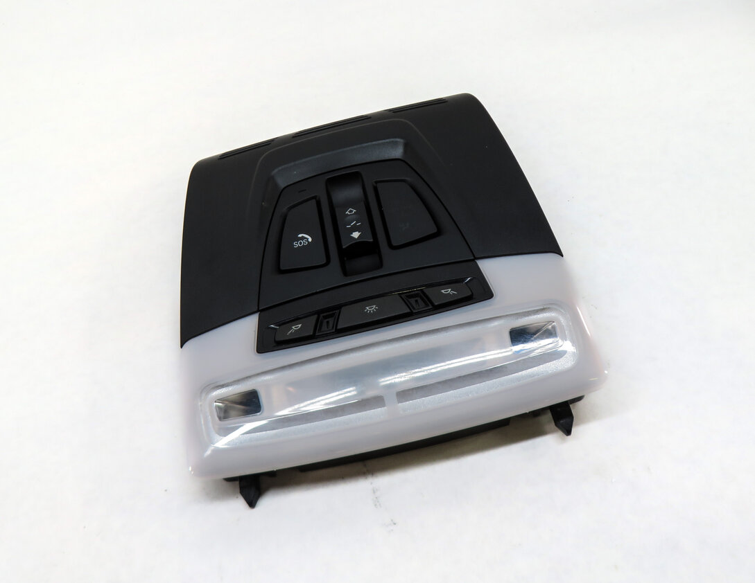 Thumbnail 3: 2015 BMW X5 (F15) FRONT ROOF CENTER PRIMARY DOME LIGHT & SUNROOF BUTTON (Black)