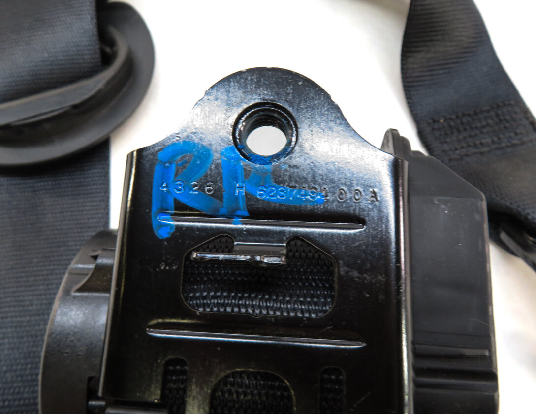 Thumbnail 5: 2015 BMW X5 (F15) REAR 2ND ROW RIGHT SEATBELT SEAT BELT RETRACTOR (Black)