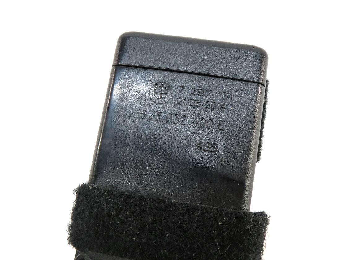 Thumbnail 7: 14-19 BMW X5 X6 X5M (F15 F16 F85 F86) FRONT LEFT DRIVER SEATBELT BUCKLE RECEIVER
