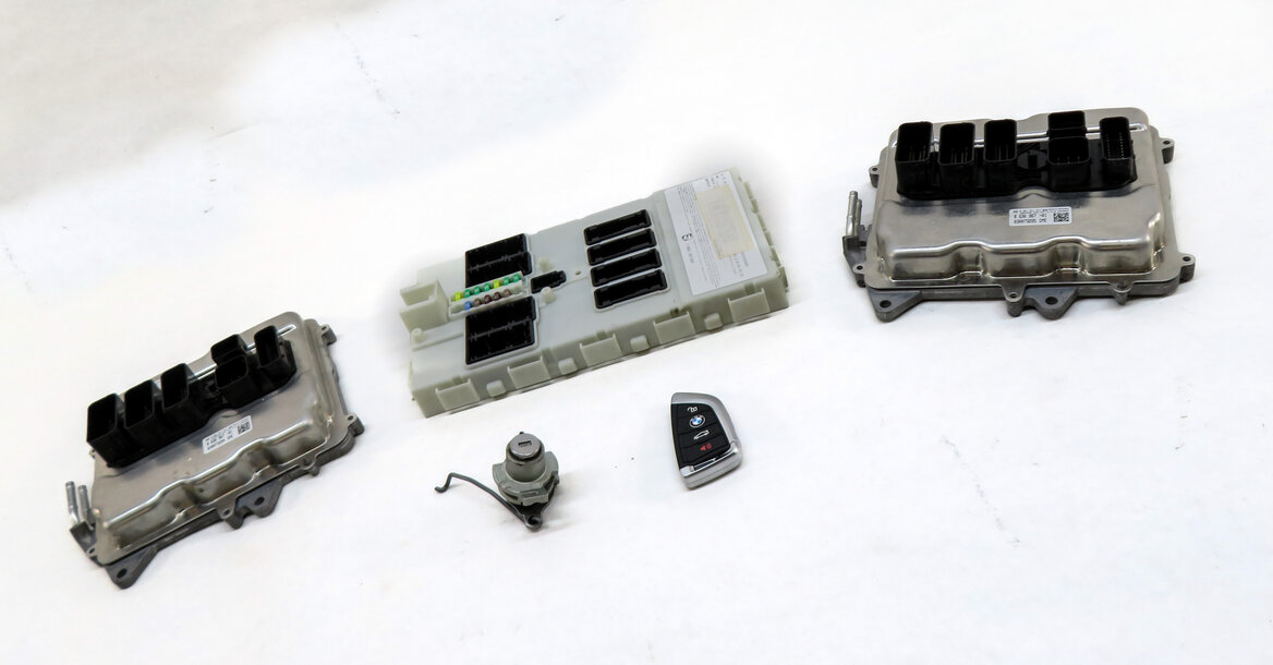 Thumbnail 3: 14-18 BMW X5 F15 4.4L N63 TURBO ENGINE DME BODY IMMOBILIZER LOCK MODULE KEY SET