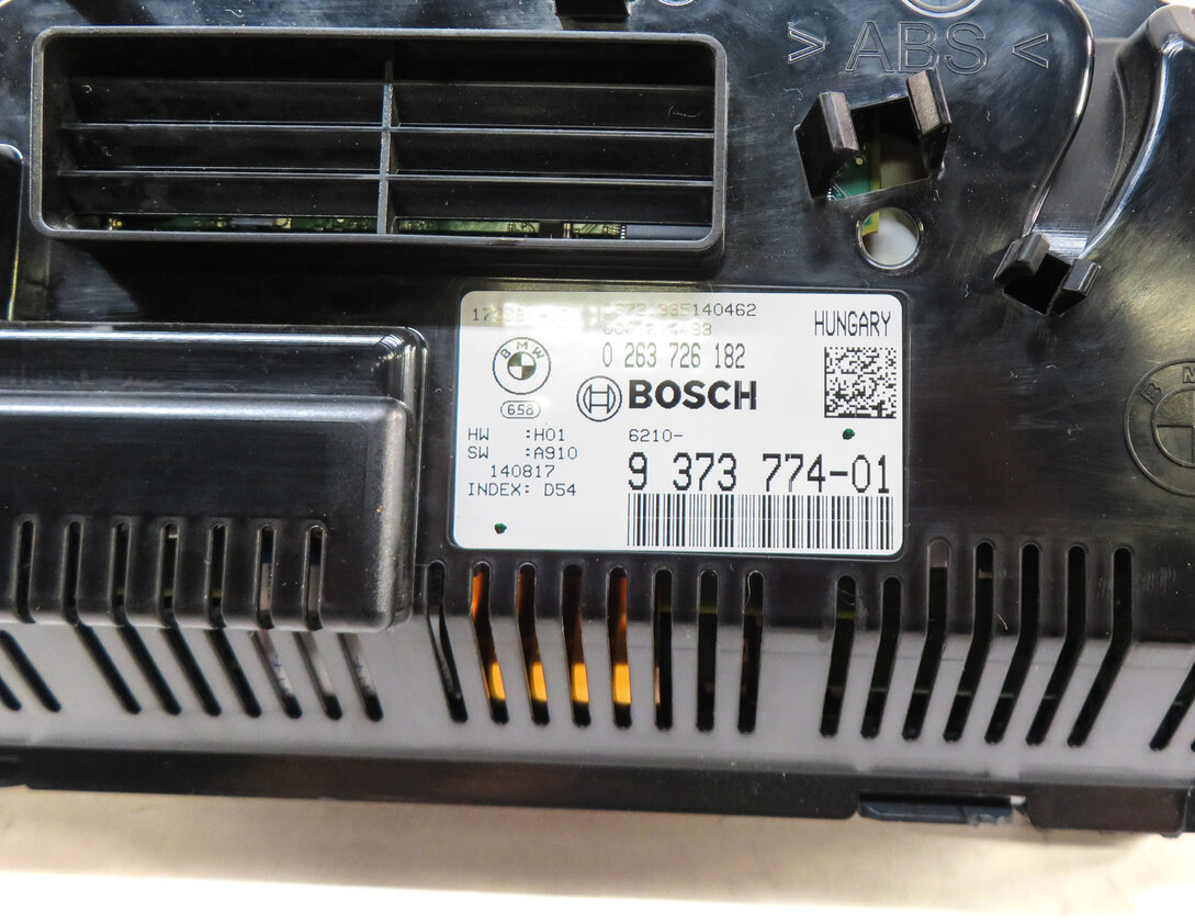 Thumbnail 7: 14-18 BMW X5 (F15) ANALOG SPEEDOMETER WITH SCREEN BELOW GUAGES (GAS MPH) (108k)